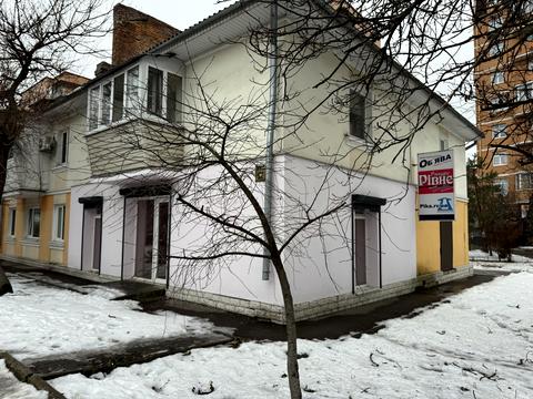 комерційна за адресою Степана Бандери вул., 17