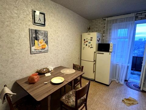 квартира за адресою Дніпро, Макарова вул. (Більшовицька), 1-Б