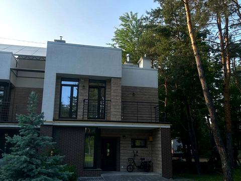 будинок за адресою Незалежності України вул., 64