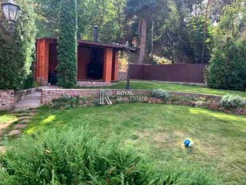 будинок за адресою с. Лісники, Олександра Суворова