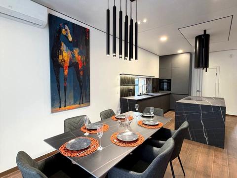 будинок за адресою Місячна вул.