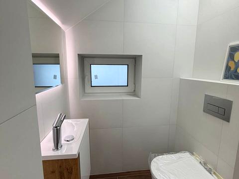 будинок за адресою Місячна вул.