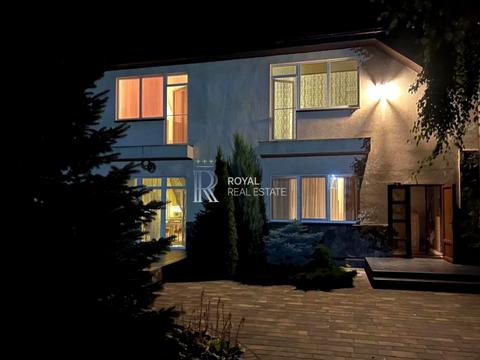 дом по адресу Лесі Українки