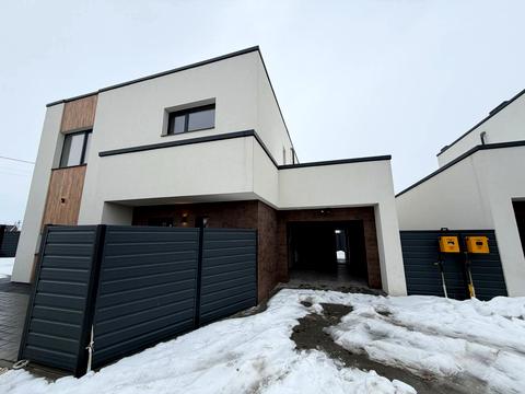 будинок за адресою Місячна вул.