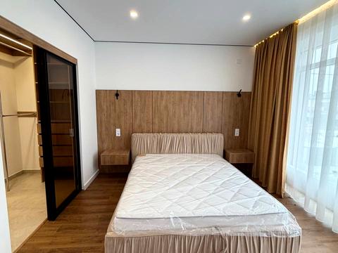 будинок за адресою Місячна вул.