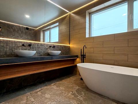 будинок за адресою Місячна вул.