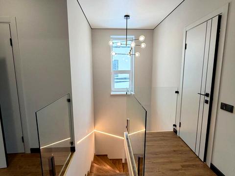 будинок за адресою Місячна вул.