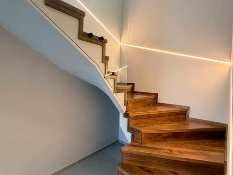 будинок за адресою Місячна вул.