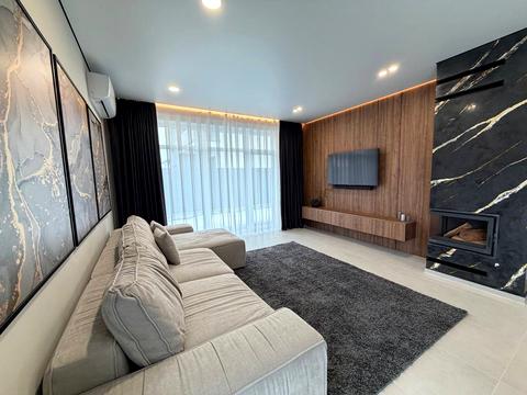 будинок за адресою Місячна вул.