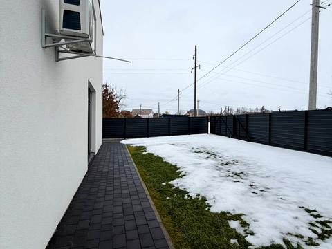 будинок за адресою Місячна вул.