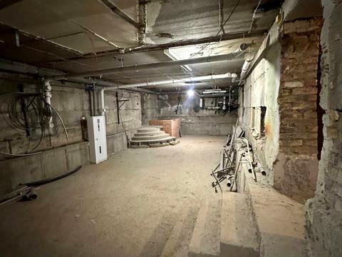 комерційна за адресою Голосіївська вул., 7 