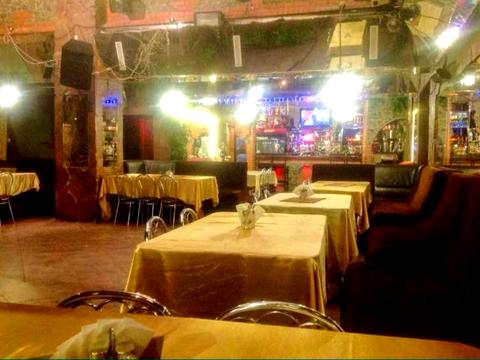 комерційна за адресою Вернадського вул., 4