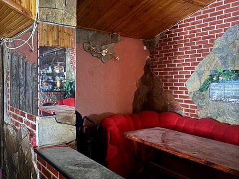 комерційна за адресою Вернадського вул., 4