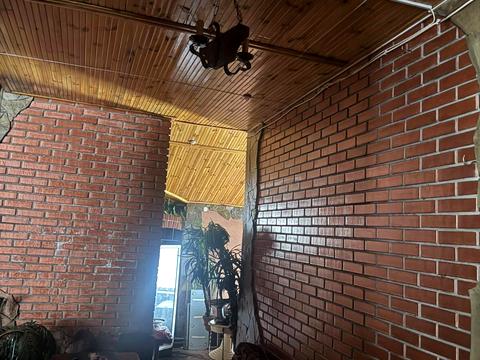 комерційна за адресою Вернадського вул., 4