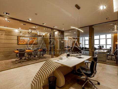 комерційна за адресою Кловський узвіз, 7а