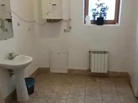 комерційна за адресою Августина Волошина вул., 19