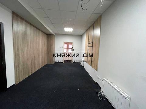 комерційна за адресою Соломії Крушельницької вул., 7