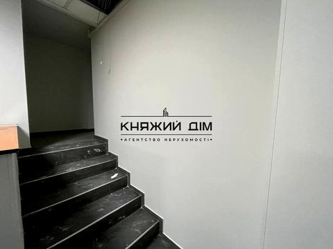 комерційна за адресою Соломії Крушельницької вул., 7