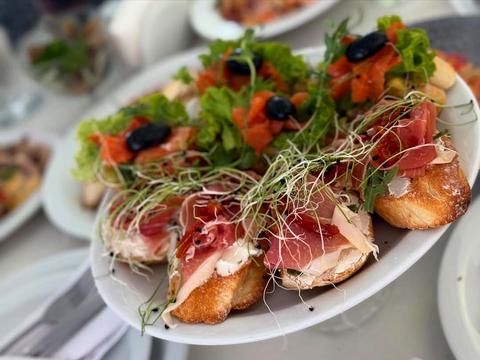 коммерческая по адресу Лейтенанта Днепрова набережная ул., 115