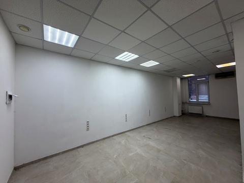 коммерческая по адресу Антоновича ул. (Горького), 157