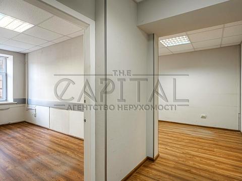 комерційна за адресою Київ, Хорива вул., 31-А