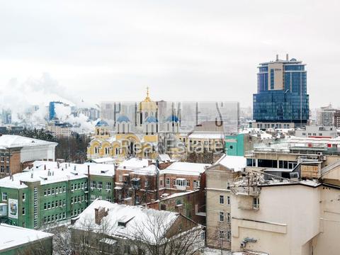 комерційна за адресою Богдана Хмельницького вул., 19