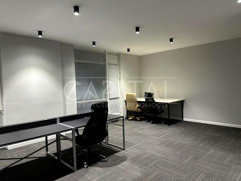 комерційна за адресою Джона Маккейна вул. (Івана Кудрі), 7