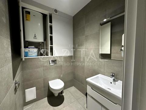 комерційна за адресою Джона Маккейна вул. (Івана Кудрі), 7