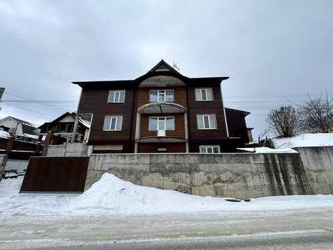 будинок за адресою Набережна вул., 25