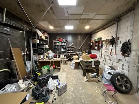 комерційна за адресою Метрологічна вул., 58-Б