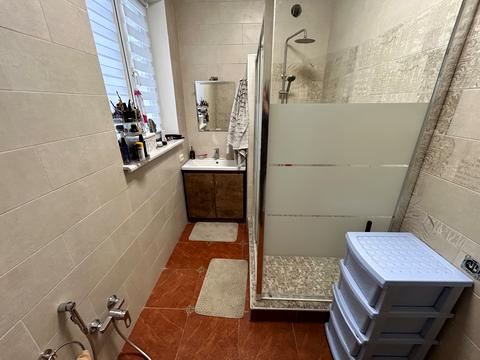 комерційна за адресою Метрологічна вул., 58-Б