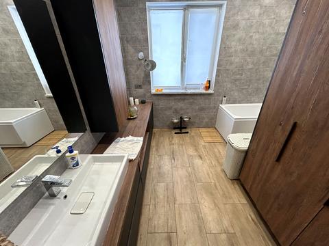 комерційна за адресою Метрологічна вул., 58-Б