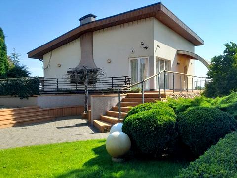 будинок за адресою Олександра Матросова вул.