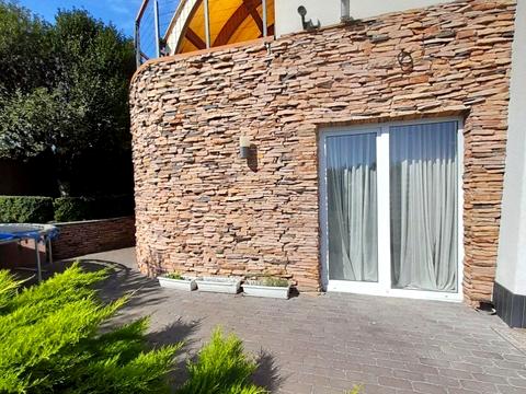 будинок за адресою Олександра Матросова вул.