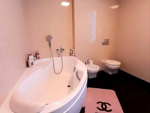 будинок за адресою Олександра Матросова вул.