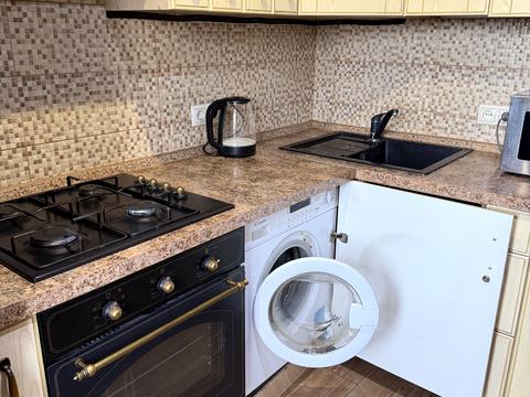 квартира за адресою Братів Зерових вул. (Червонопартизанська), 14-Б