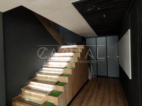 комерційна за адресою Київ, Богдана Хмельницького вул., 44