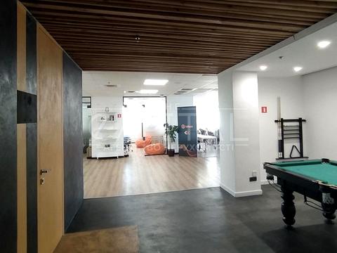 комерційна за адресою Київ, Богдана Хмельницького вул., 44