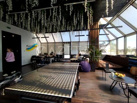 комерційна за адресою Київ, Богдана Хмельницького вул., 44