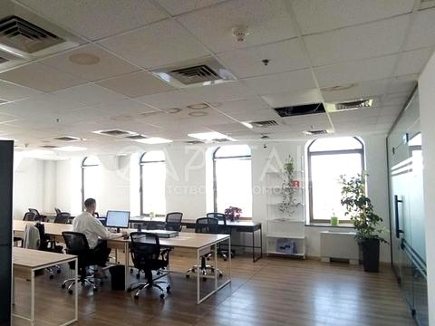 комерційна за адресою Київ, Богдана Хмельницького вул., 44