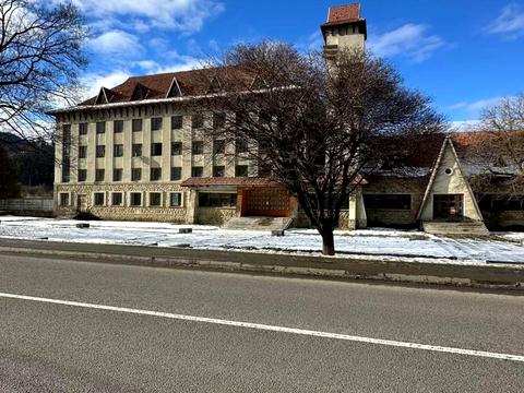 коммерческая по адресу Свободи ул., 16