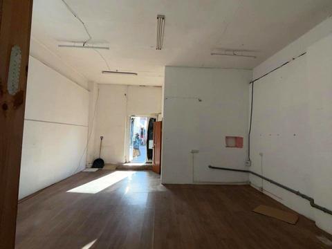 комерційна за адресою Базарна вул., 20