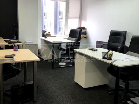 комерційна за адресою Болсуновська вул. (Сергія Струтинського), 23