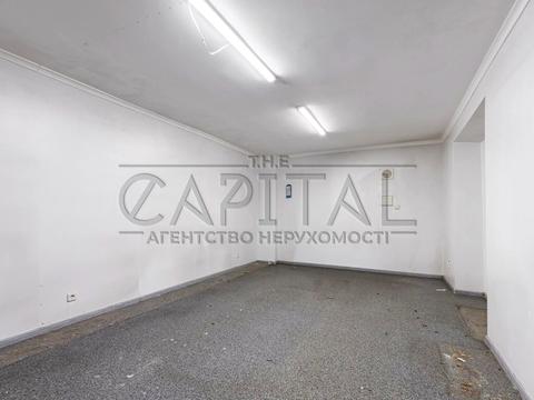 комерційна за адресою Загорівська вул. (Багговутівська), 8/10