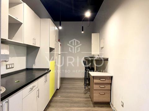 комерційна за адресою Дегтярна вул., 8