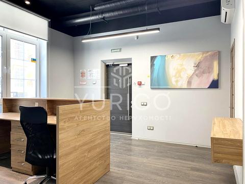 комерційна за адресою Дегтярна вул., 8