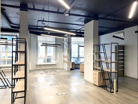 комерційна за адресою Дегтярна вул., 8