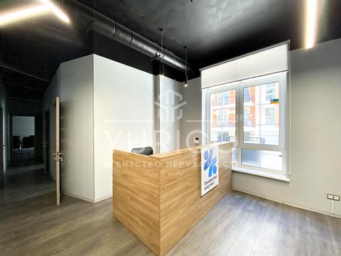 комерційна за адресою Дегтярна вул., 8