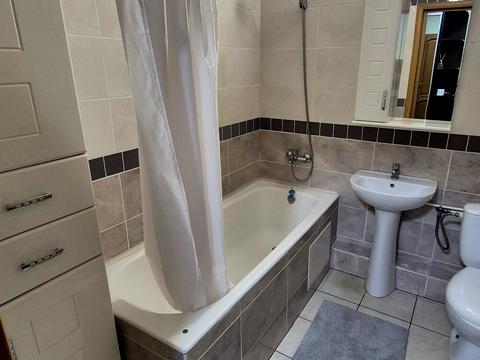 квартира за адресою Воскресенська вул., 12-В