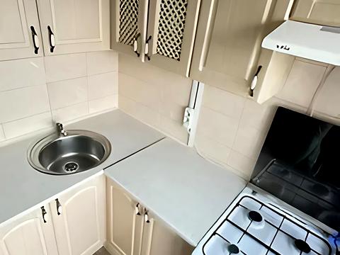 квартира за адресою Тролейбусна вул., 15